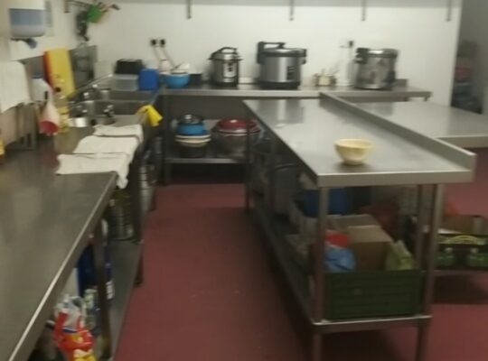 格拉小镇外卖店出仅售5千