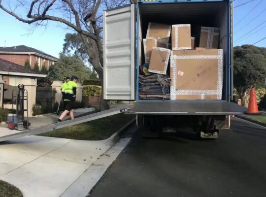 相互提醒英国老华人想在国内订家具广东海运伦敦很简单